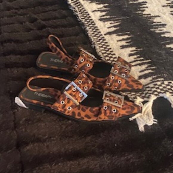 Leopard pointed toe flats - Picture 2 of 7